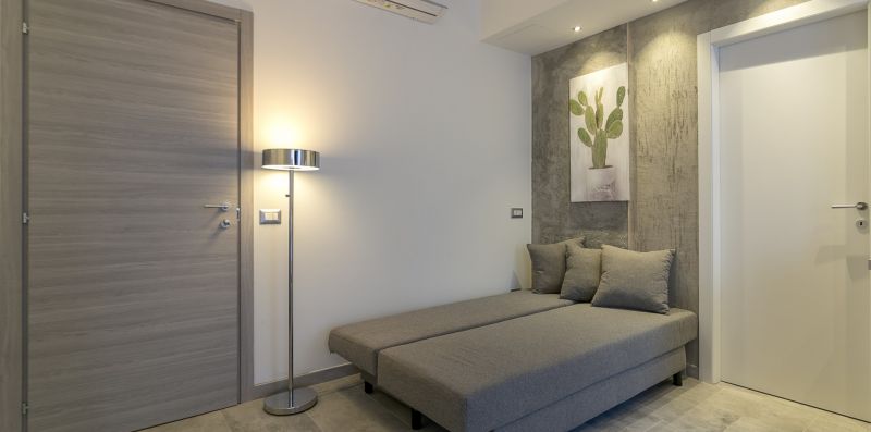 Central Station - Intimate Apartment wifi /ac/netflix - We Rent Italy