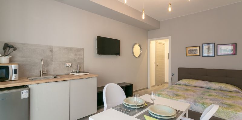 Chic apartment! - Central Station wi-netflix-AC - We Rent Italy