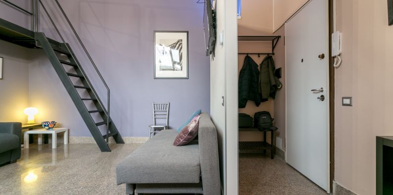 NICE LOFT AT CENTRAL STATION WIFI-NETFLIX-AIR COND - We Rent Italy